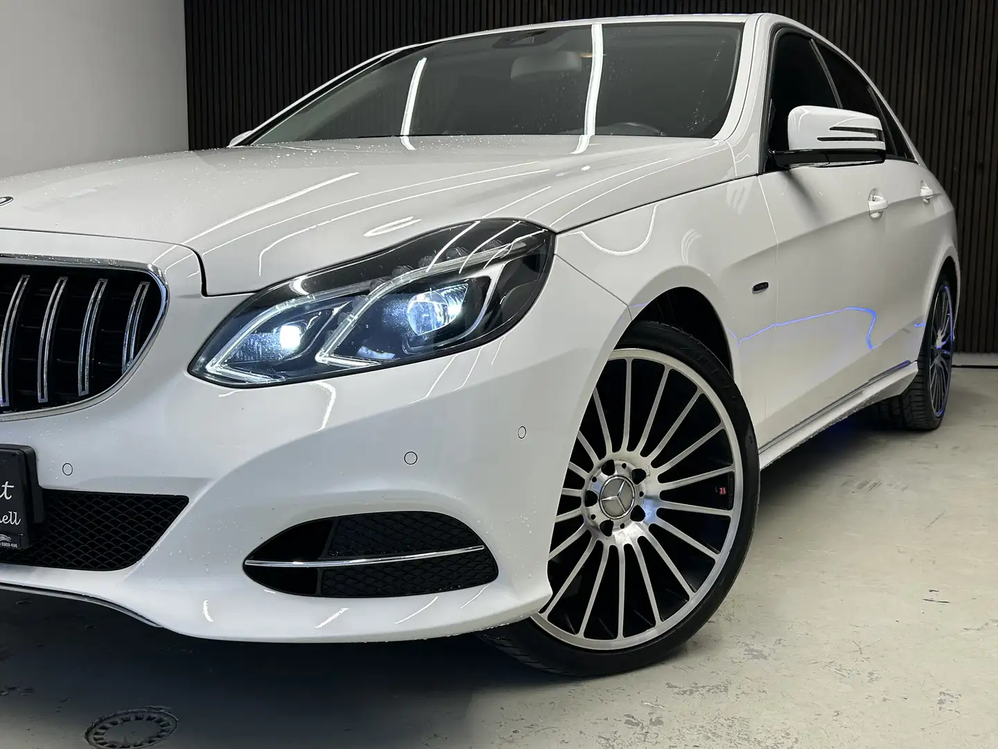 Mercedes-Benz E 220 Edition E BlueTec Aut. / AMG-LINE / SITZH. / Wit - 2
