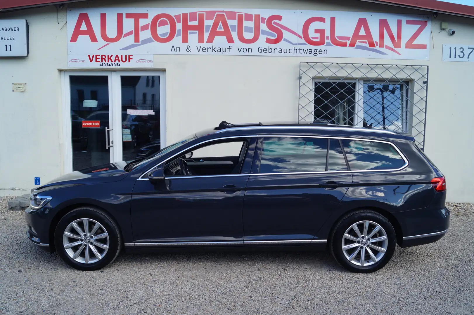 Volkswagen Passat Variant Highline Standh*Panorama*L-Hzg* Gris - 2
