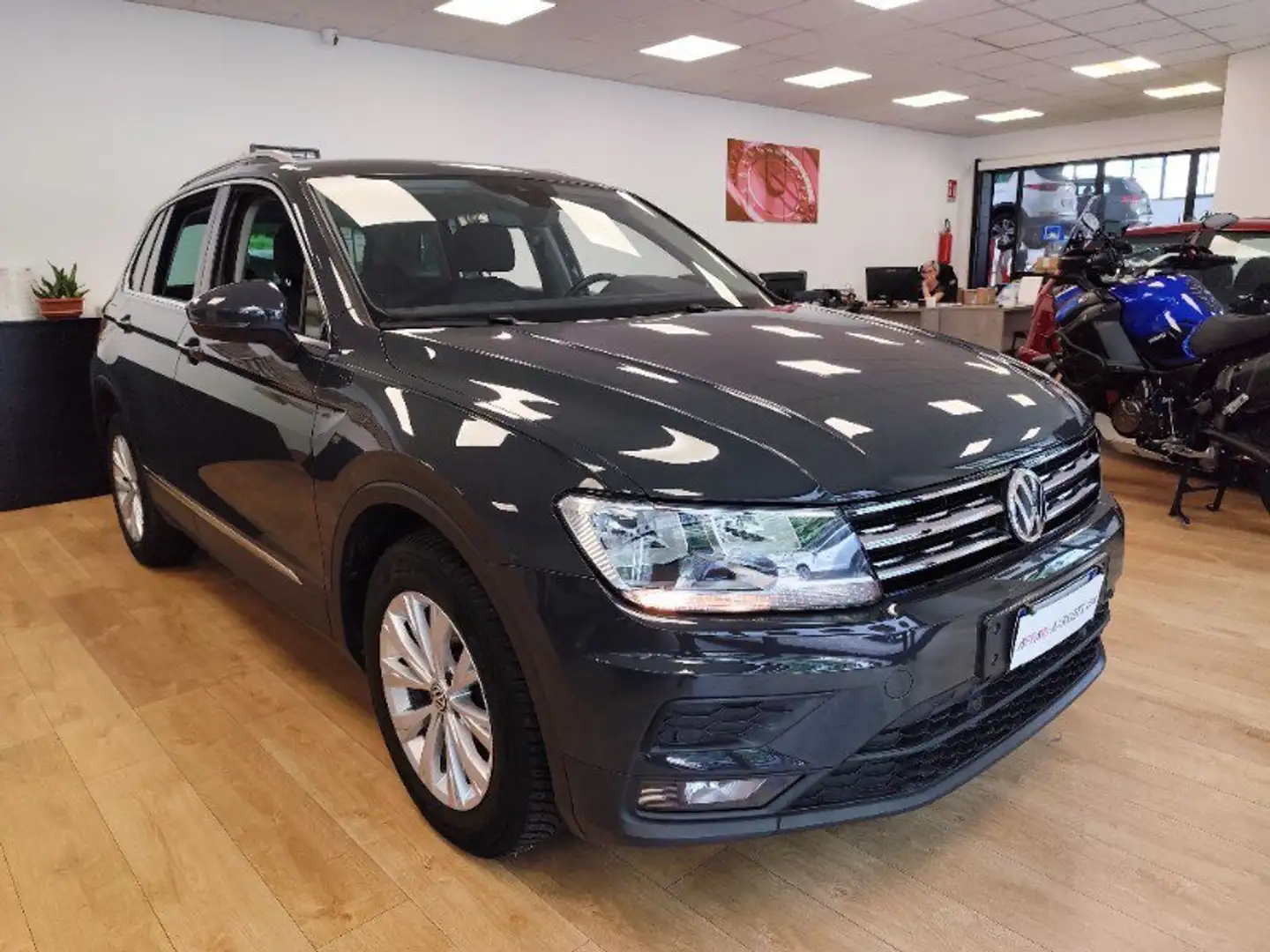 Volkswagen Tiguan 1.5 TSI Business ACT BMT UNICOPROPRIETARIO Grigio - 2
