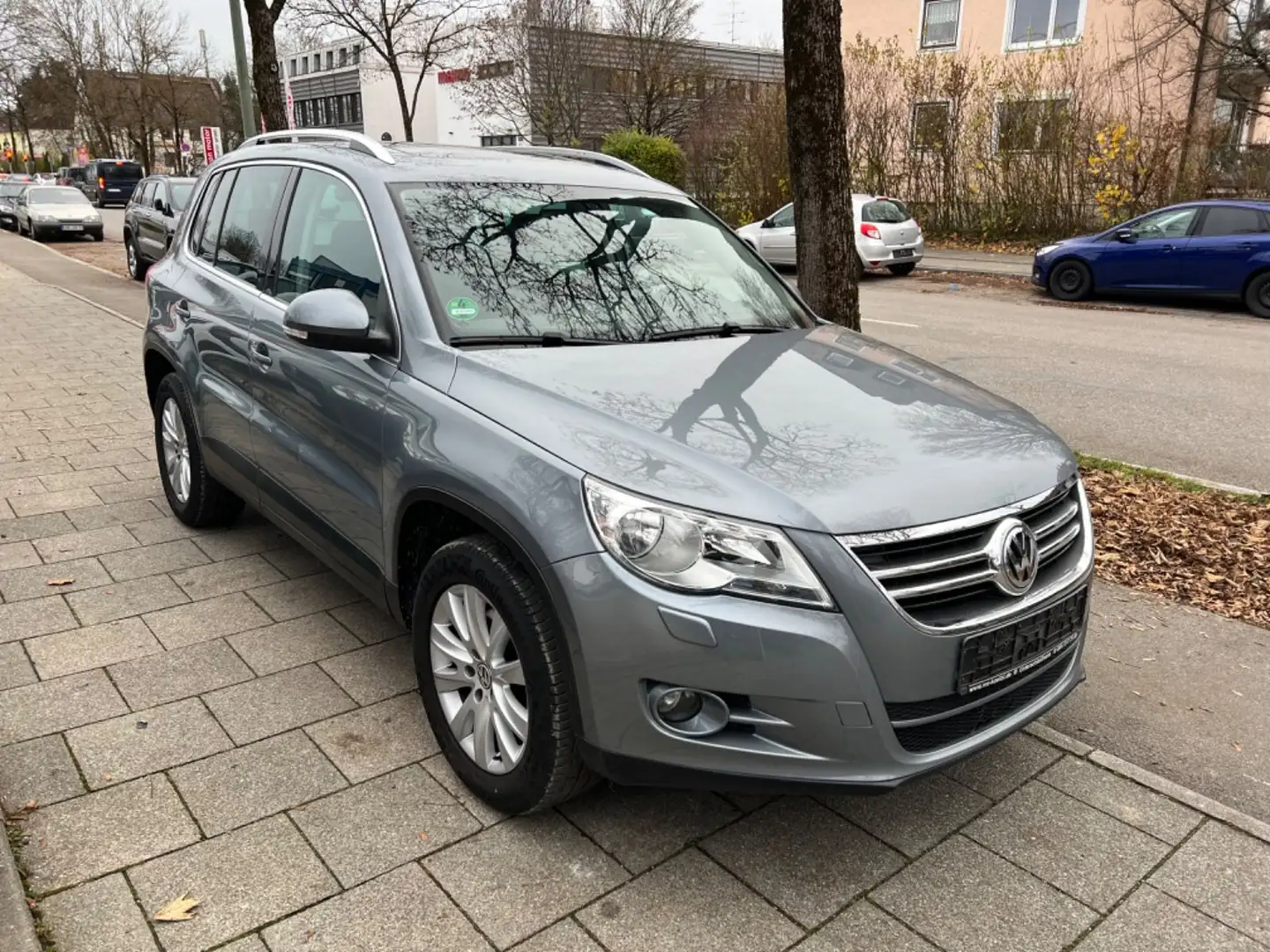 Volkswagen Tiguan Sport & Style2.0TDI  Panorama.AHK 1 Hand Grau - 1