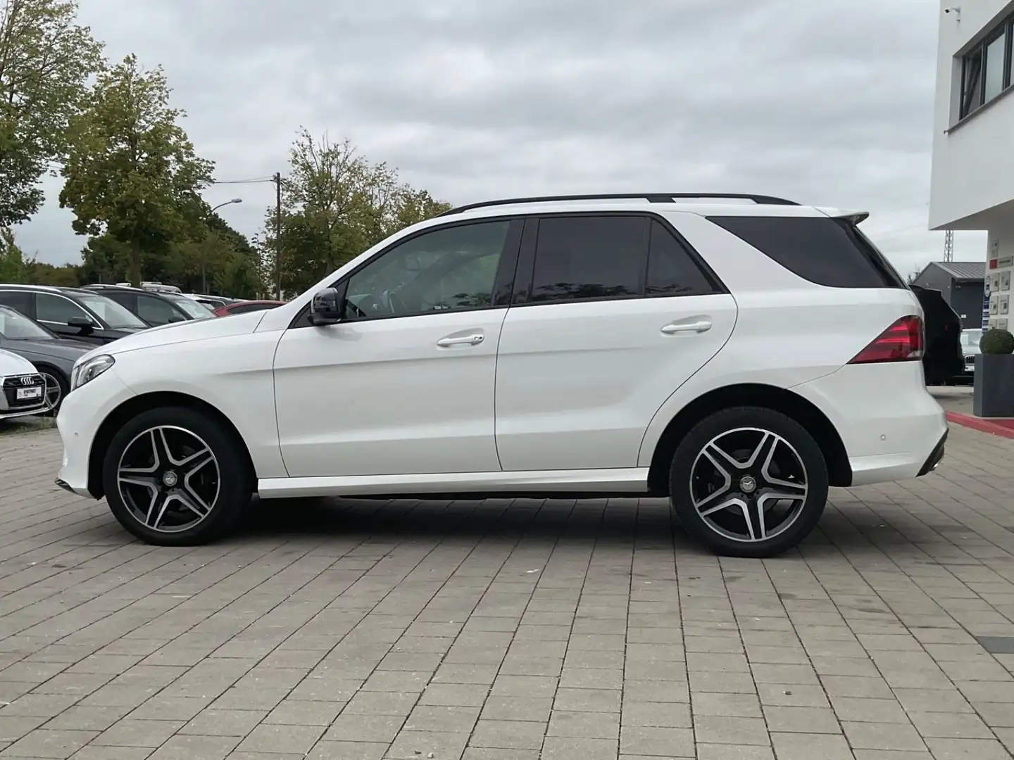 Mercedes-Benz GLE 350 d 4M AMG Line G-Tronic Night Optik Pano Weiß - 2