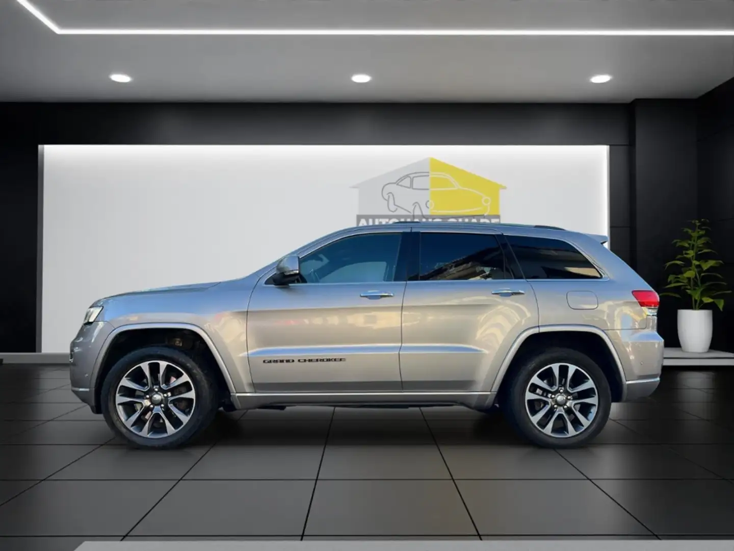 Jeep Grand Cherokee 3.0 CRD Overland Park-Assistent Luftfederung Nivea Grau - 2