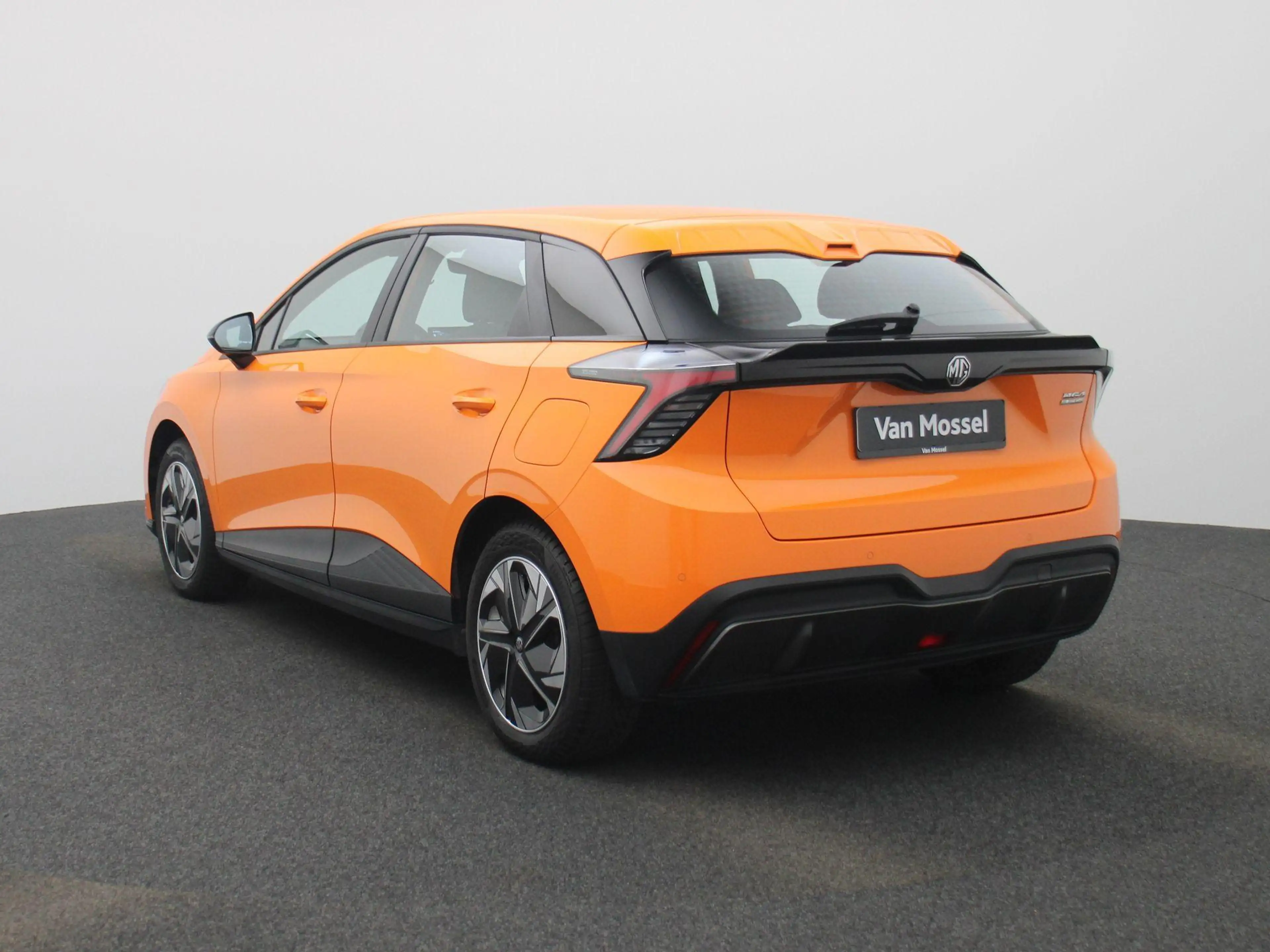 MG MG4 51 kWh Standard | APPLE CARPLAY | CLIMATE CONTROL — photo 2