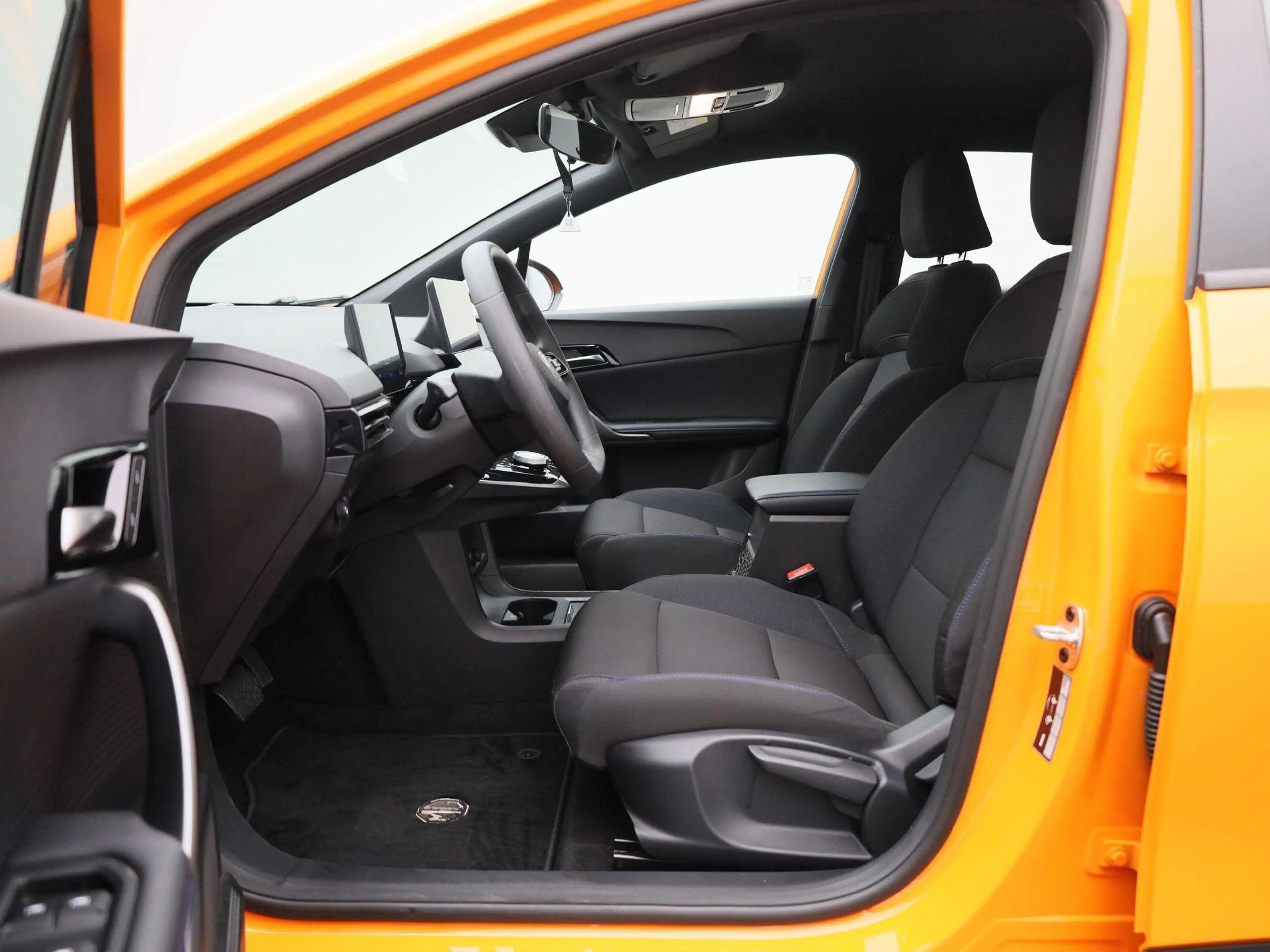 MG MG4 51 kWh Standard | APPLE CARPLAY | CLIMATE CONTROL — photo 11