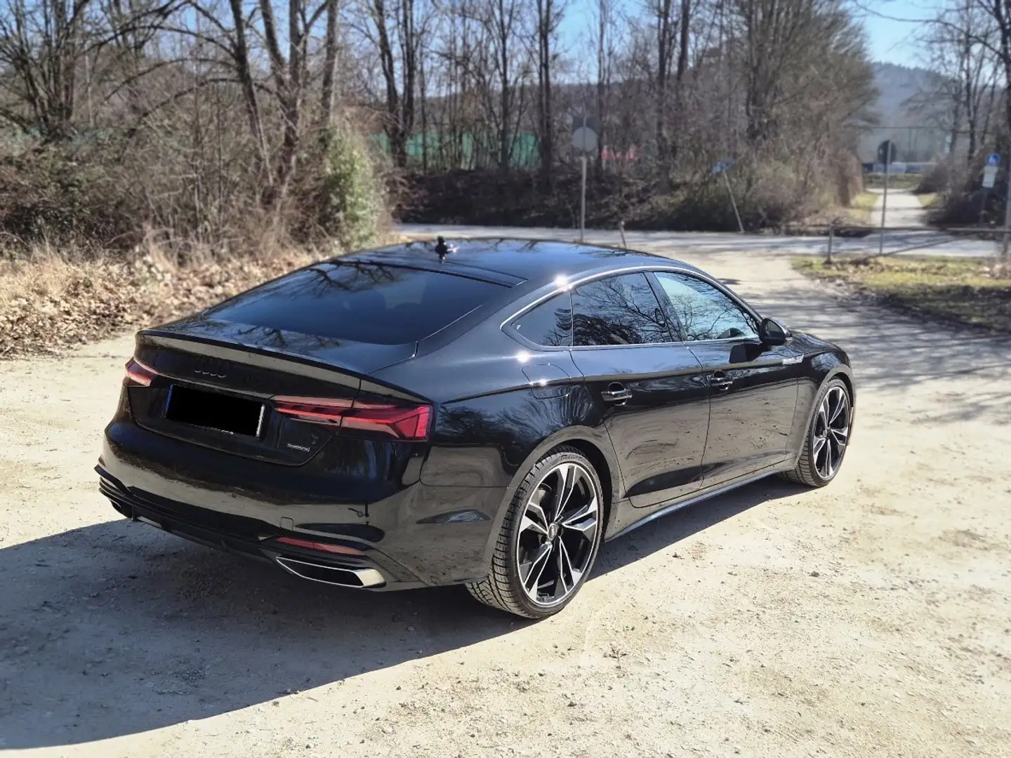 Audi A5 Sportback 40 TFSI quattro S tronic line Schwarz - 2