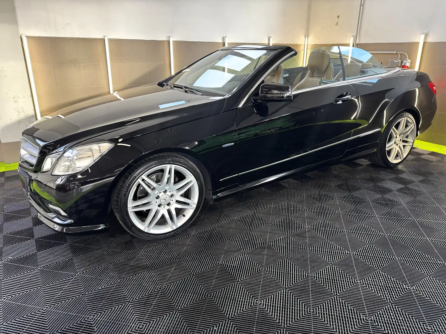 Mercedes-Benz E 350 E 350 CGI 1.Besitz/AMG/Distronic/HK/Nappa/Kamera Schwarz - 2