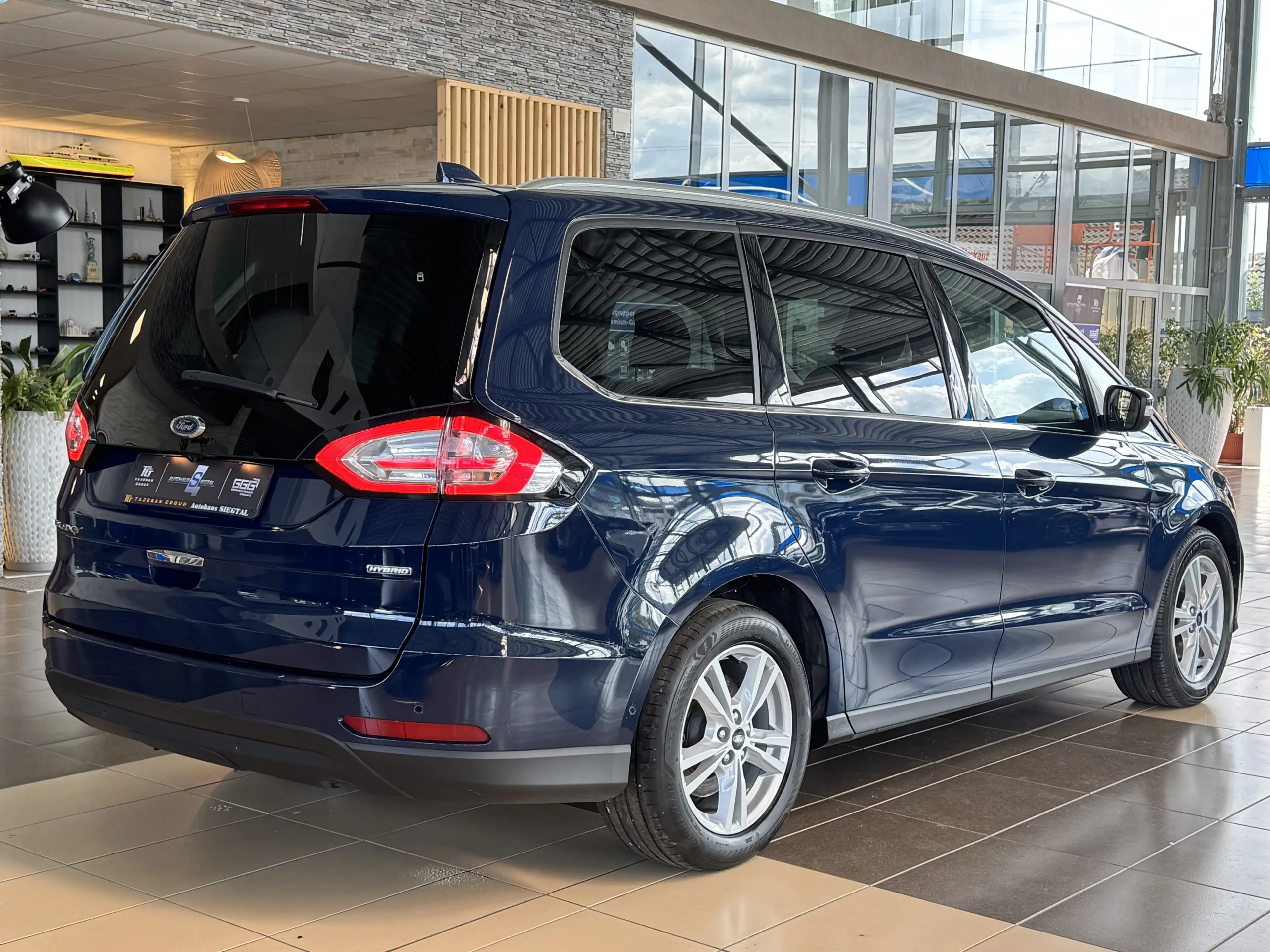 Ford Galaxy Hybrid Titanium 7-Sitzer R.Cam Navi ACC — photo 5