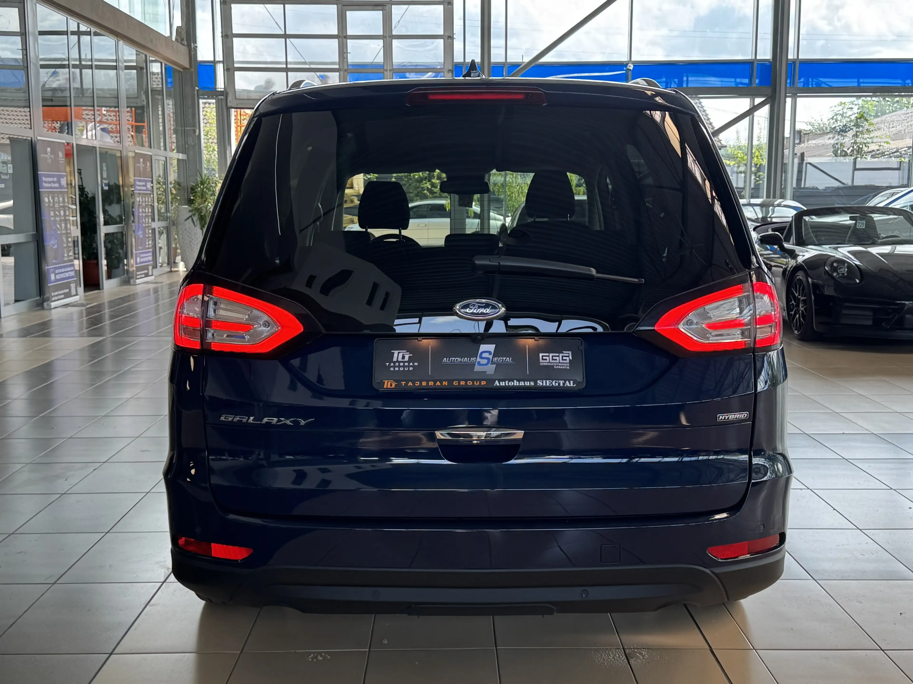 Ford Galaxy Hybrid Titanium 7-Sitzer R.Cam Navi ACC — photo 6