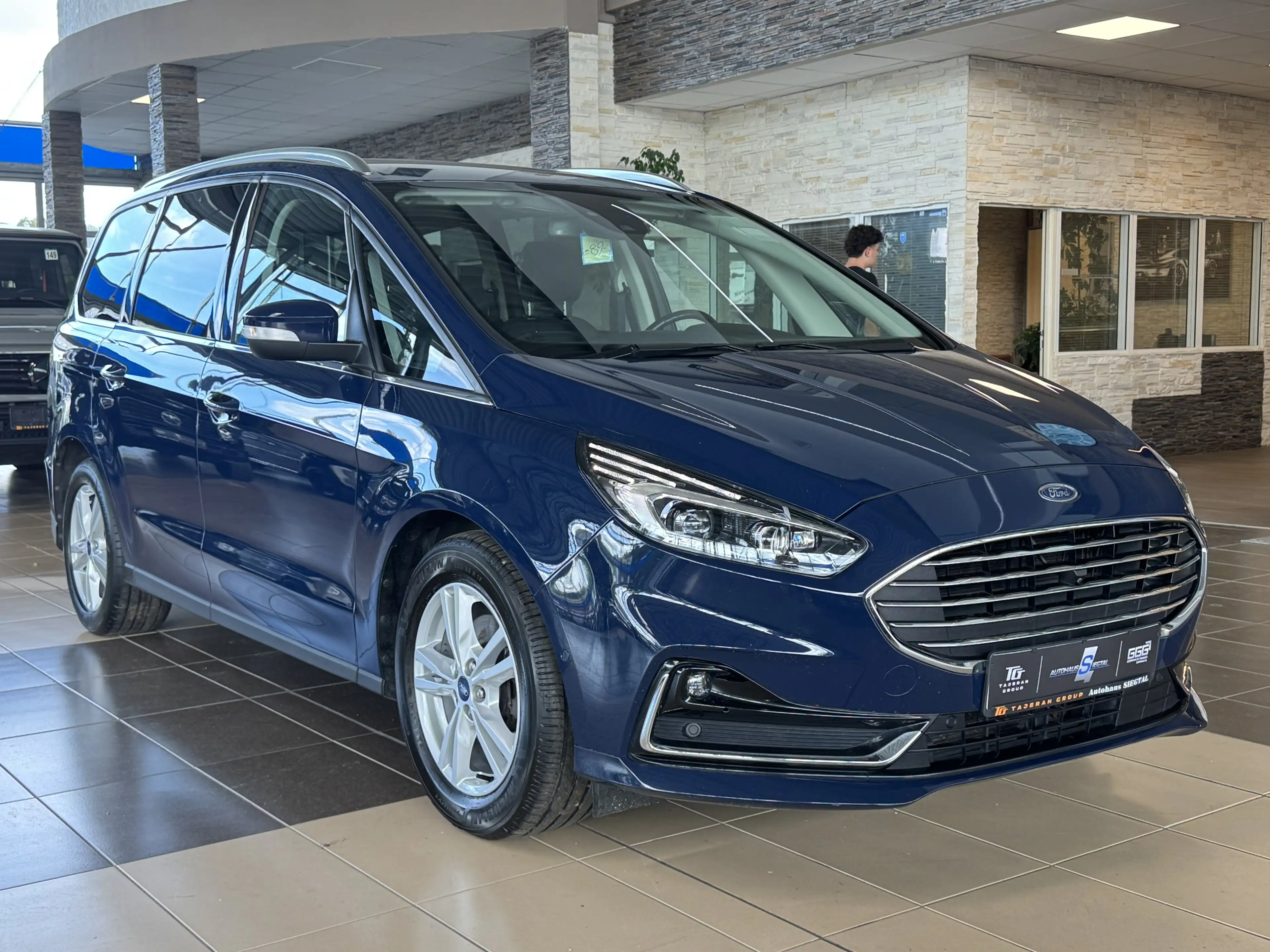 Ford Galaxy Hybrid Titanium 7-Sitzer R.Cam Navi ACC