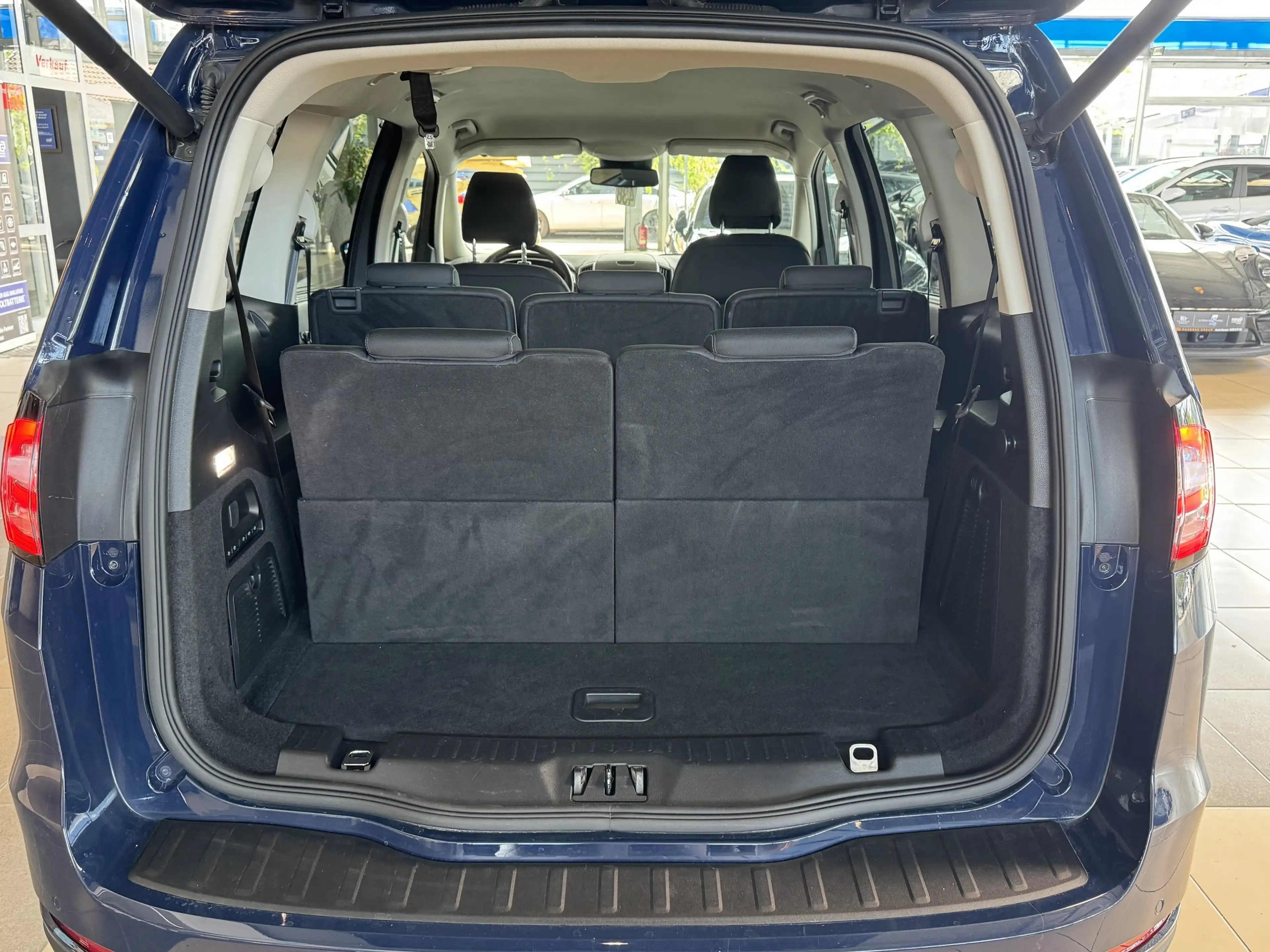 Ford Galaxy Hybrid Titanium 7-Sitzer R.Cam Navi ACC — photo 7
