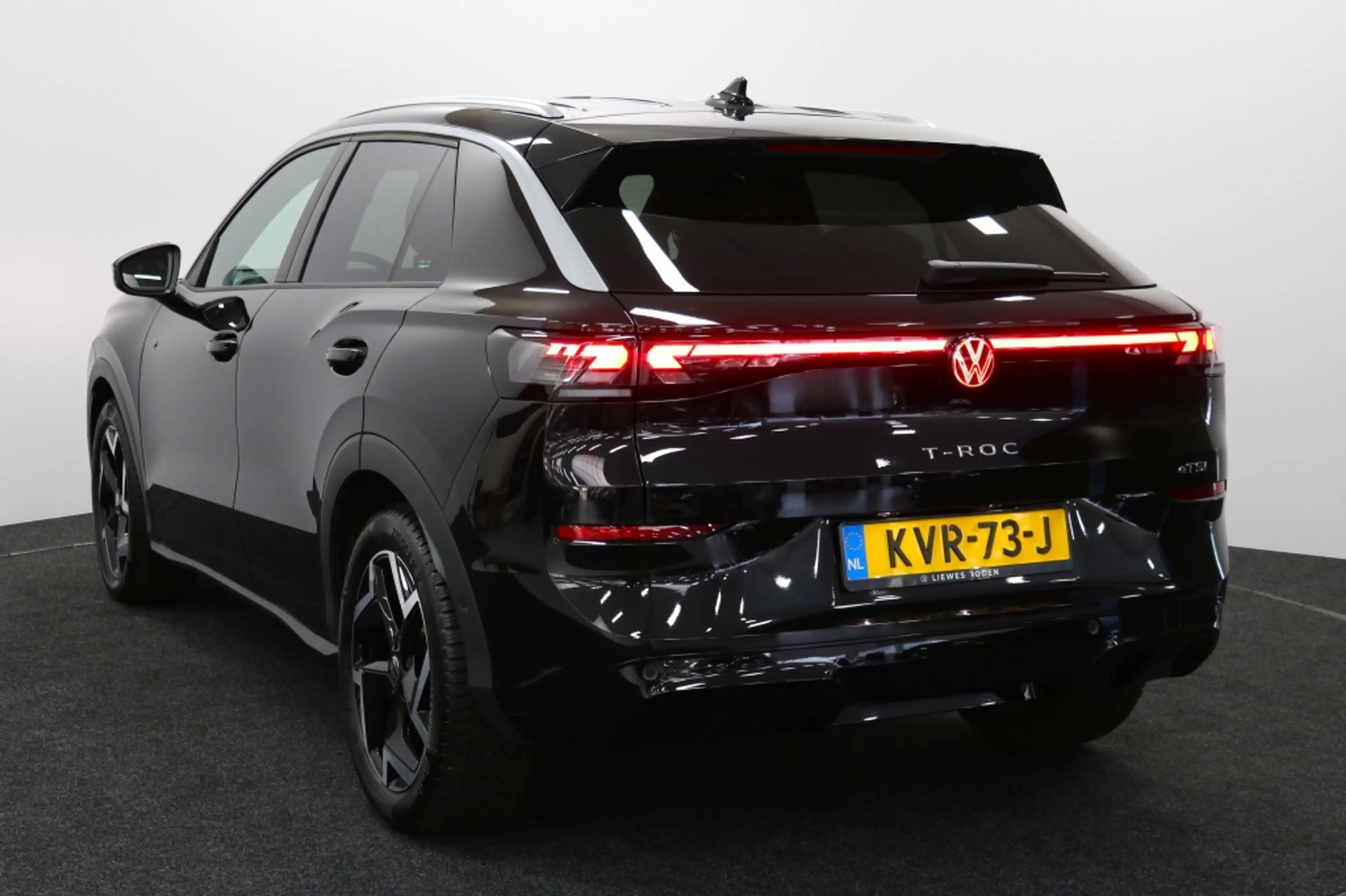Volkswagen T-Roc 1.5 eTsi R-Line First Edition (Automaat) — photo 12