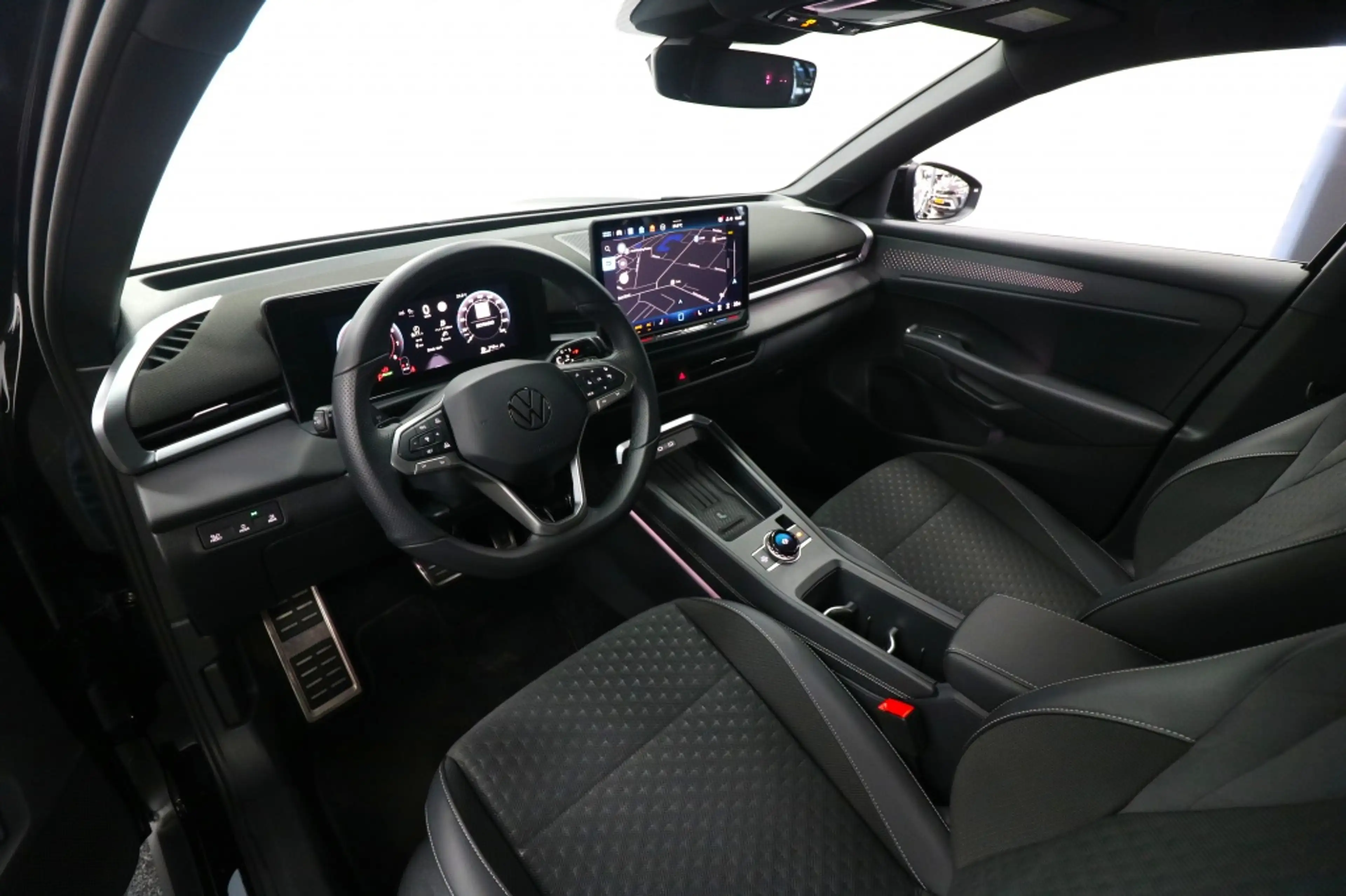 Volkswagen T-Roc 1.5 eTsi R-Line First Edition (Automaat) — photo 5