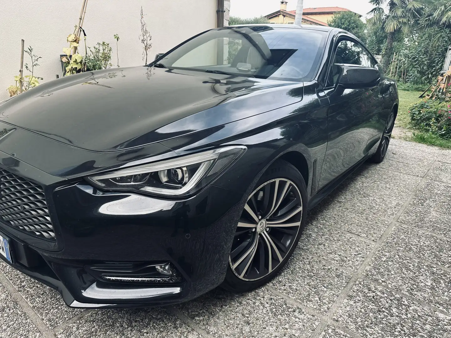 Infiniti Q60 Coupe 2.0t S Sport Tech auto - 1