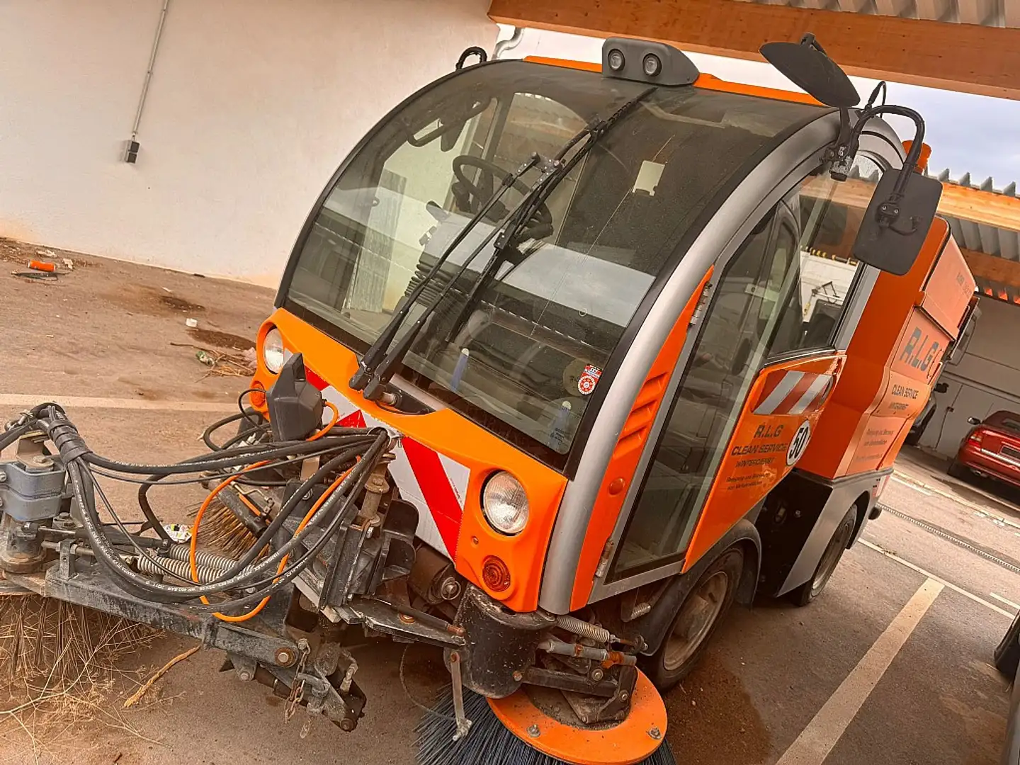 MAN TGE Orange - 1