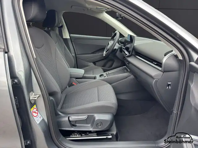 Volkswagen T-Roc view 13