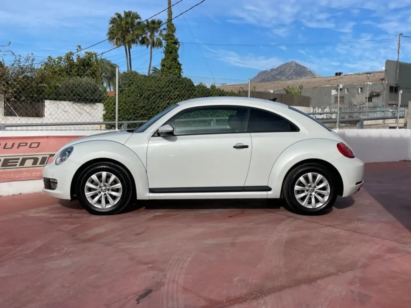Volkswagen Beetle 1.2 TSI Beetlemanía 105 Blanco - 2