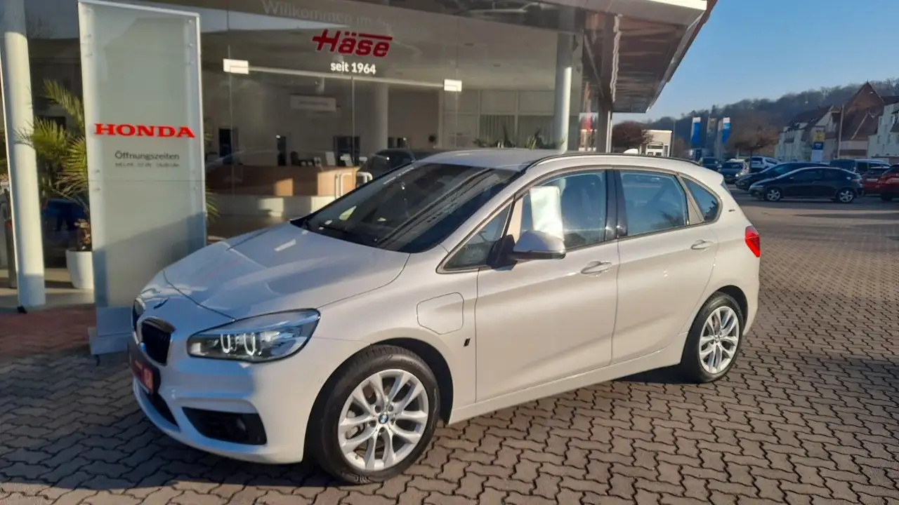 BMW 225