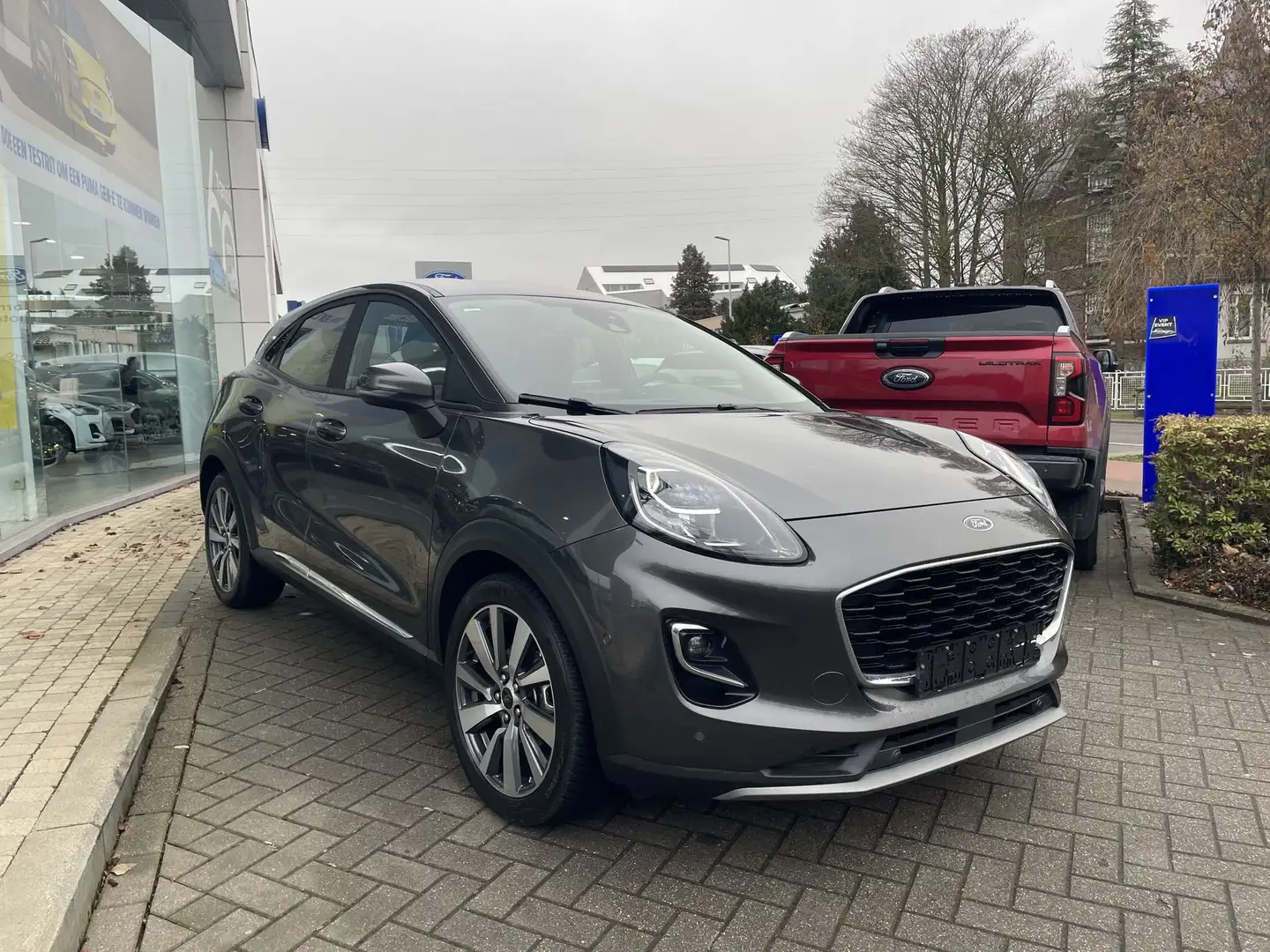 Ford Puma Titanium X 1.0i EcoBoost mHEV 125ps / 92kW A7 *81 Gris - 2
