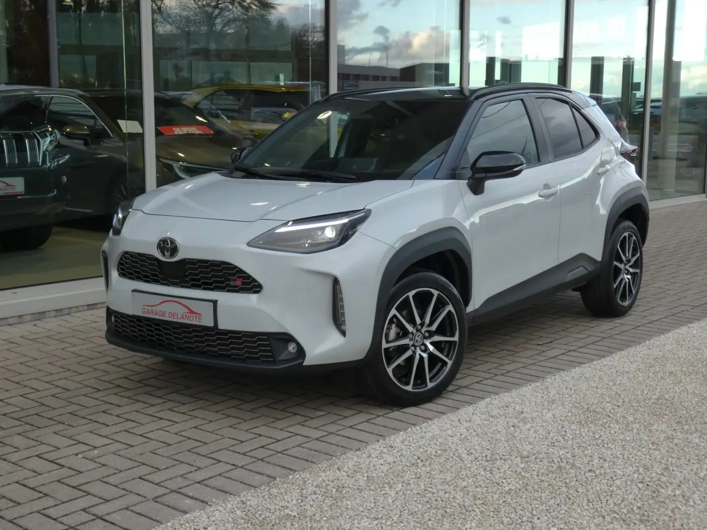 Toyota Yaris Cross Hybrid GR SPORT +PANO +Head-up display +Dodehoek Blanc - 2
