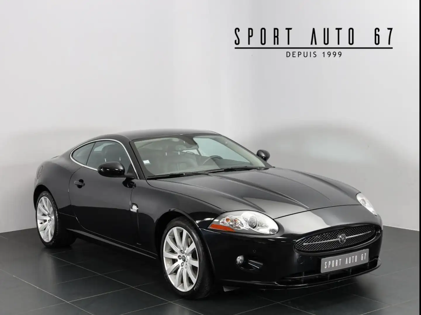 Jaguar XK 4,2L V8 4,2 L V8 Noir - 1