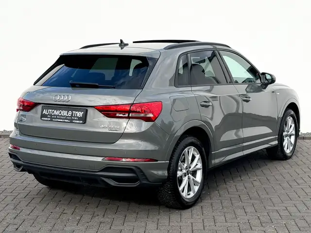 Audi Q3 view 5