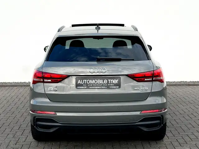 Audi Q3 view 6