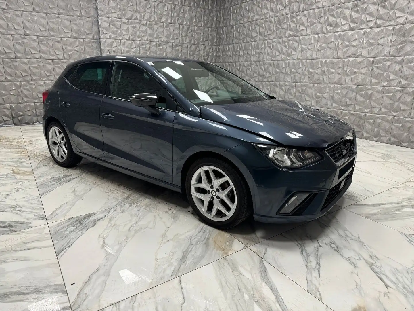 SEAT Ibiza FR Grau - 1