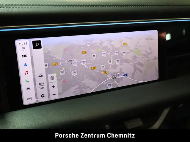 Porsche Macan view 15