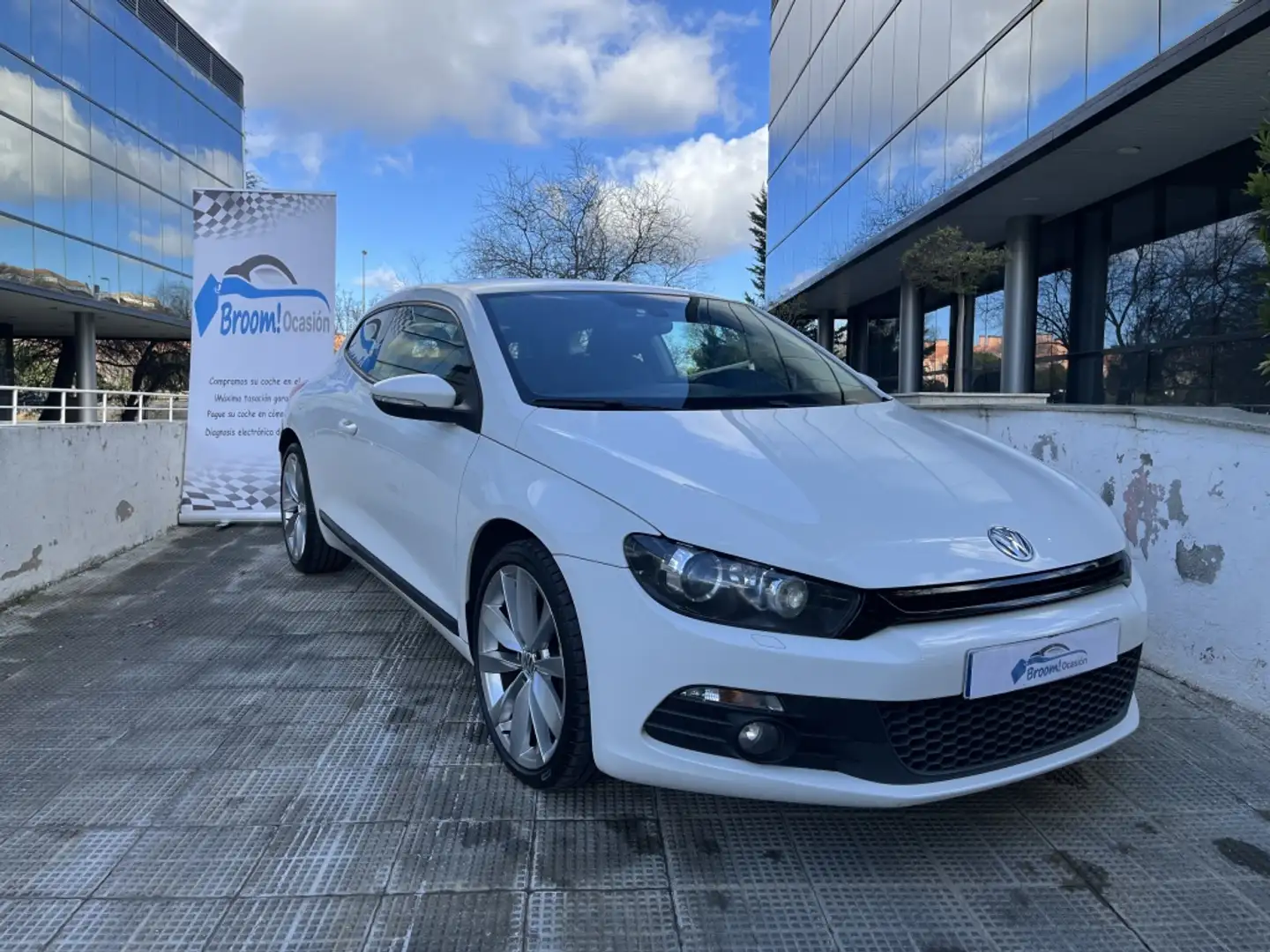 Volkswagen Scirocco 1.4 TSI DSG 160 Wit - 1