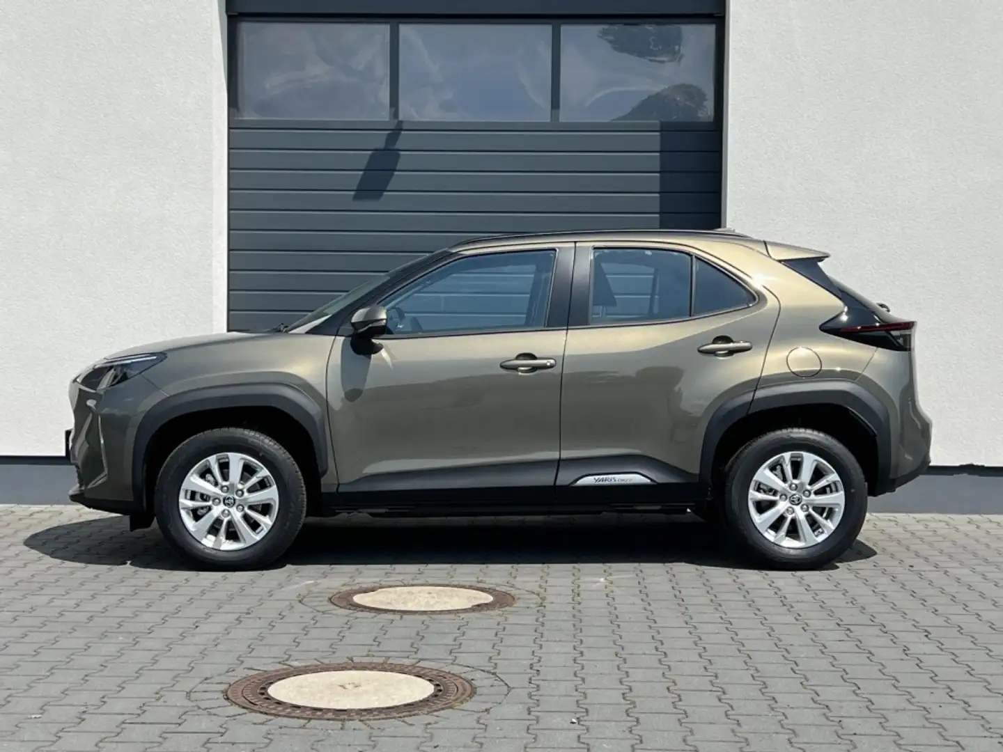 Toyota Yaris Cross Active Safety 1,5 CVT Hybrid 85kW Weiß - 2