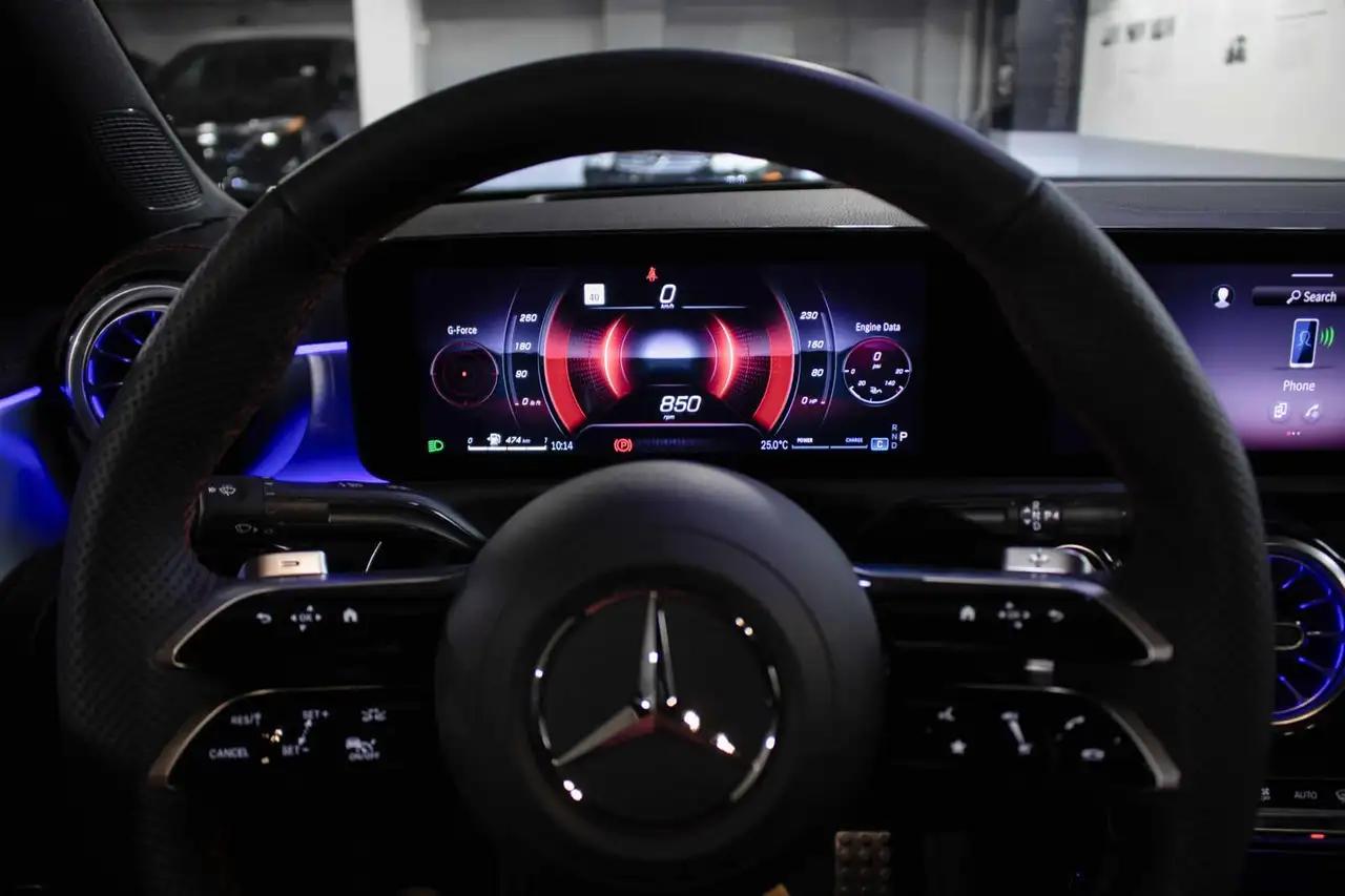 Mercedes-Benz CLA снимка Mercedes-Benz CLA