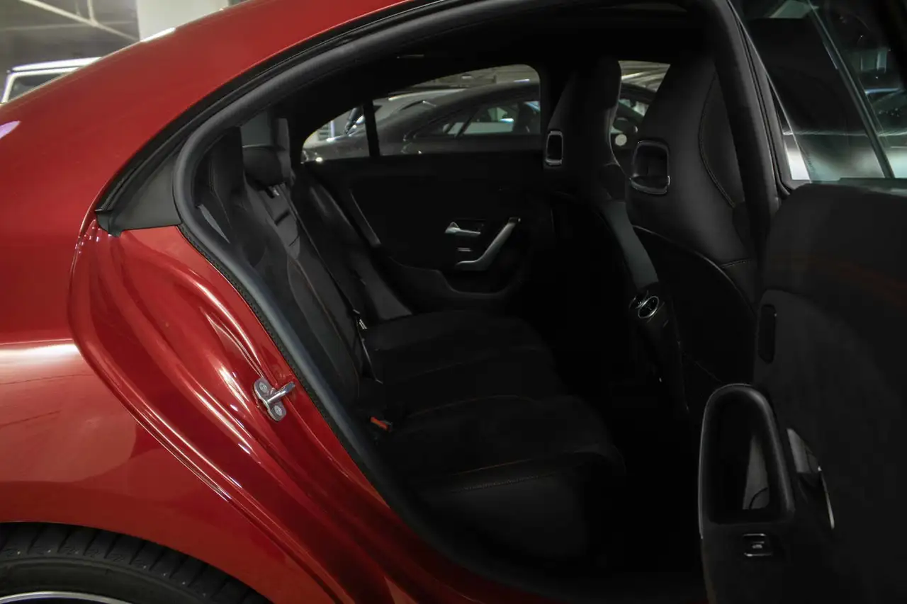 Mercedes-Benz CLA снимка Mercedes-Benz CLA