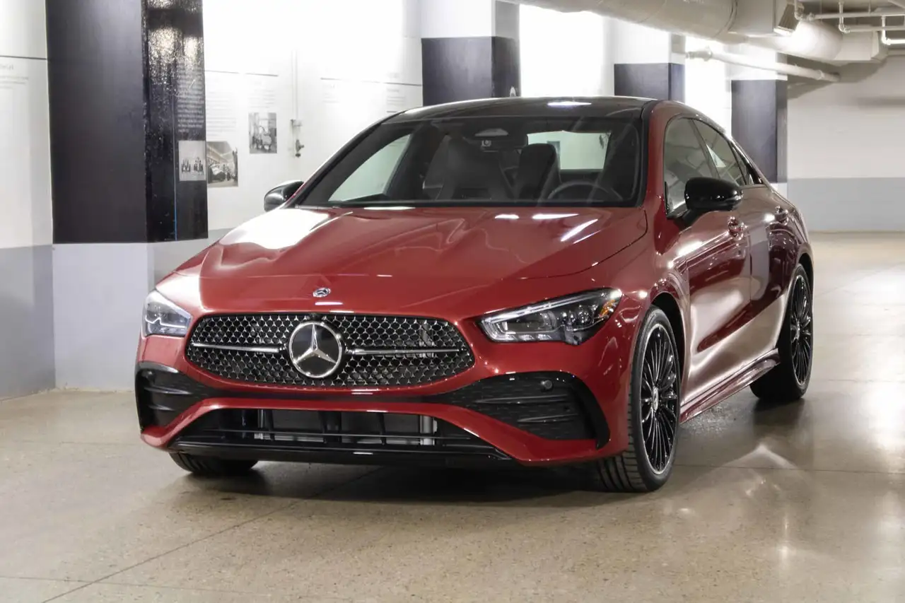 Mercedes-Benz CLA снимка Mercedes-Benz CLA