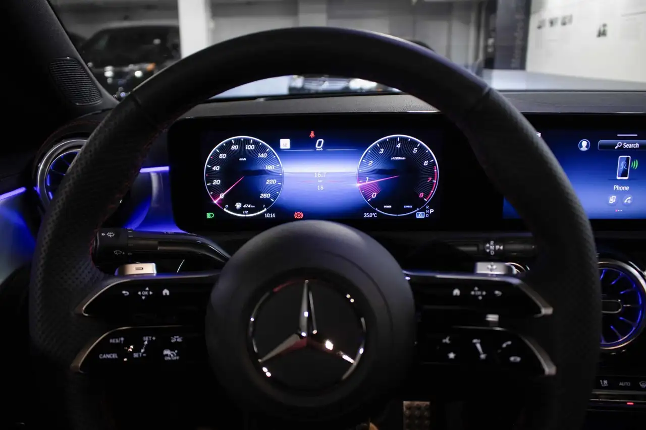 Mercedes-Benz CLA снимка Mercedes-Benz CLA