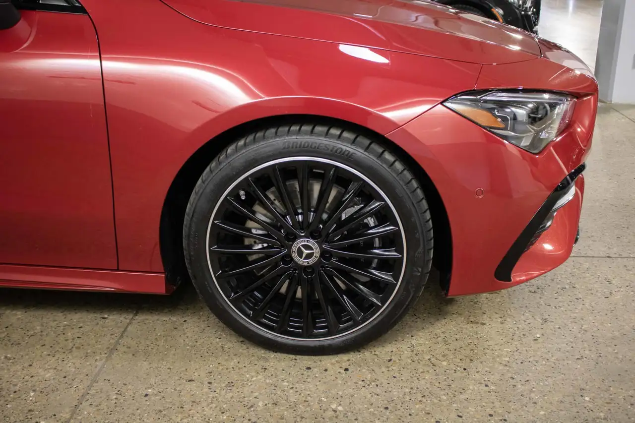 Mercedes-Benz CLA снимка Mercedes-Benz CLA