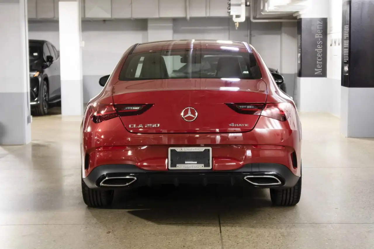 Mercedes-Benz CLA снимка Mercedes-Benz CLA