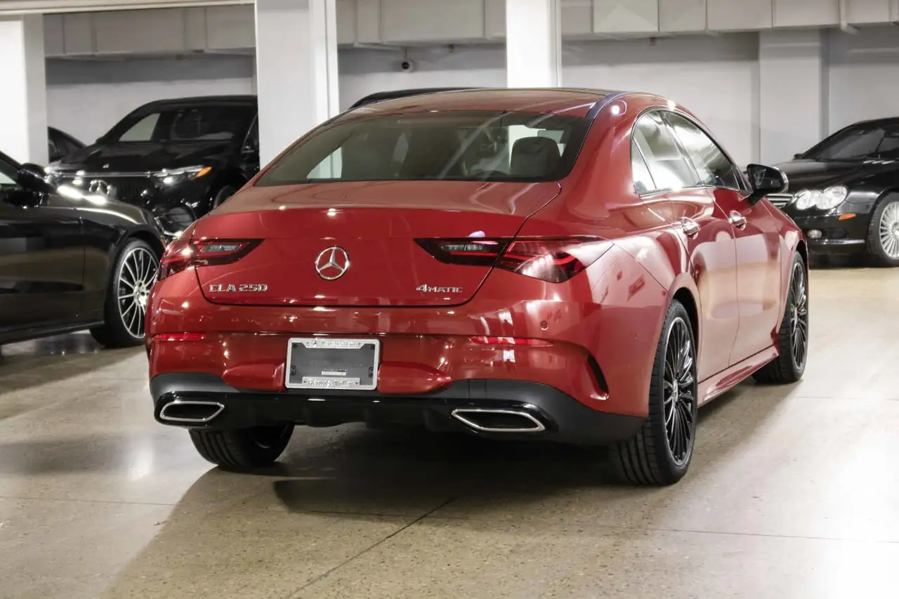 Mercedes-Benz CLA снимка Mercedes-Benz CLA