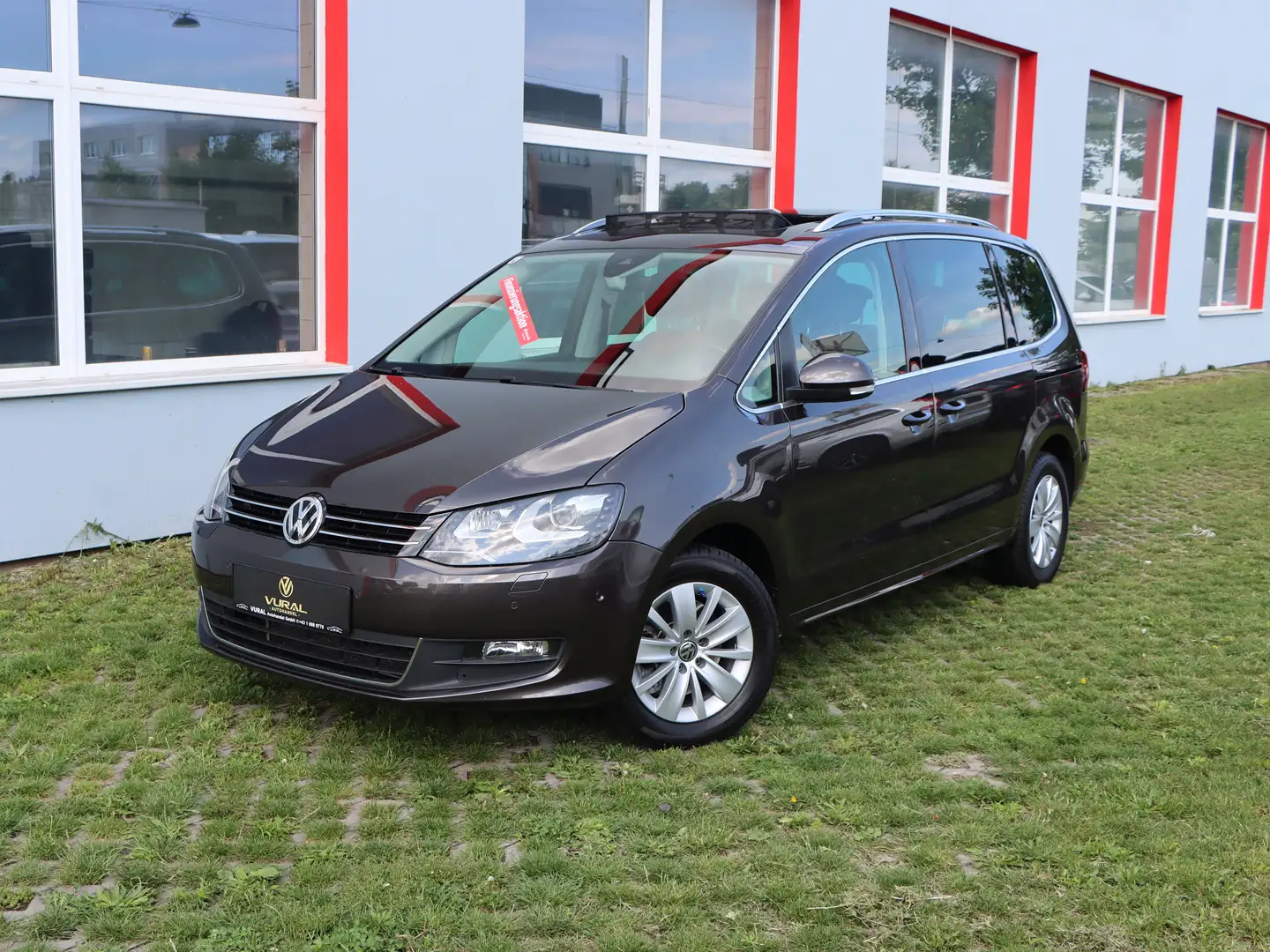 Volkswagen Sharan | 7 Sitzer | Panoramadach | LEDER | NAVI | LED | Braun - 1