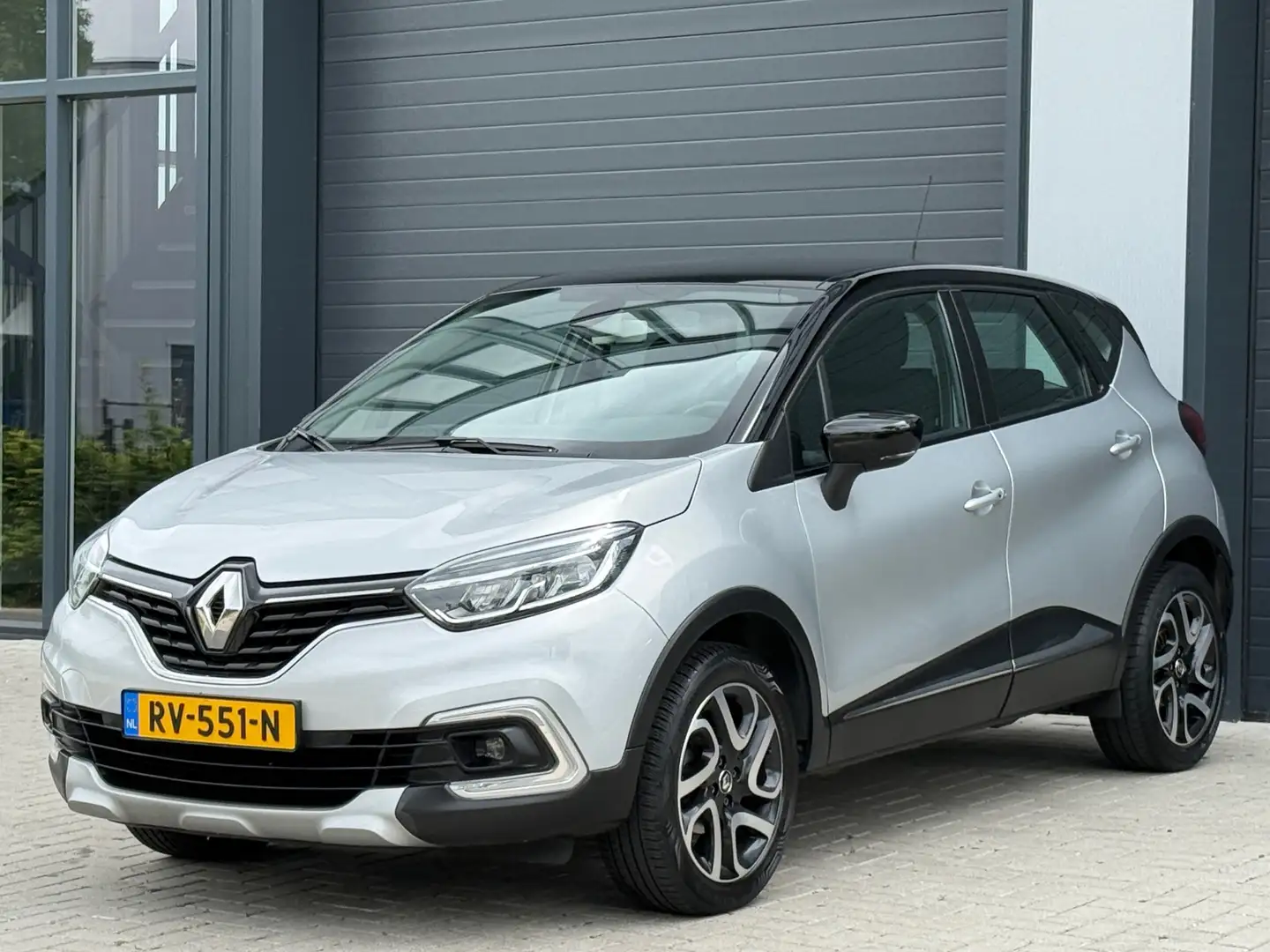 Renault Captur 0.9 TCe Intens Facelift / LED / LAGE KM 2017 Grijs - 2