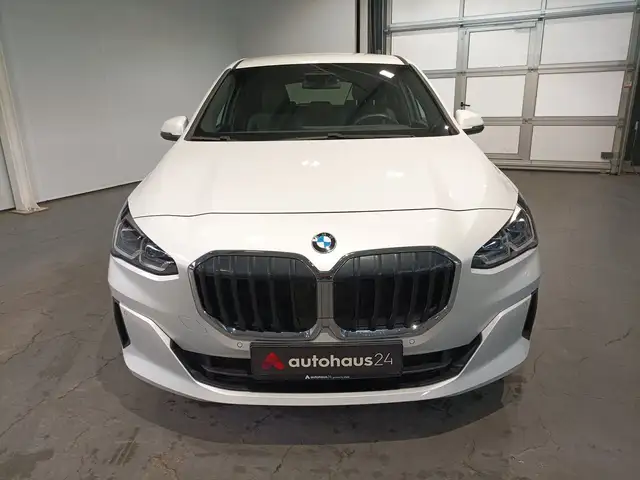 BMW 2 Series view 2