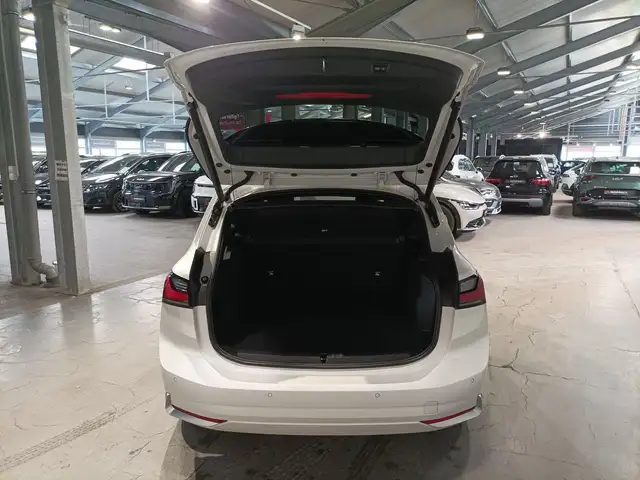 BMW 2 Series view 6