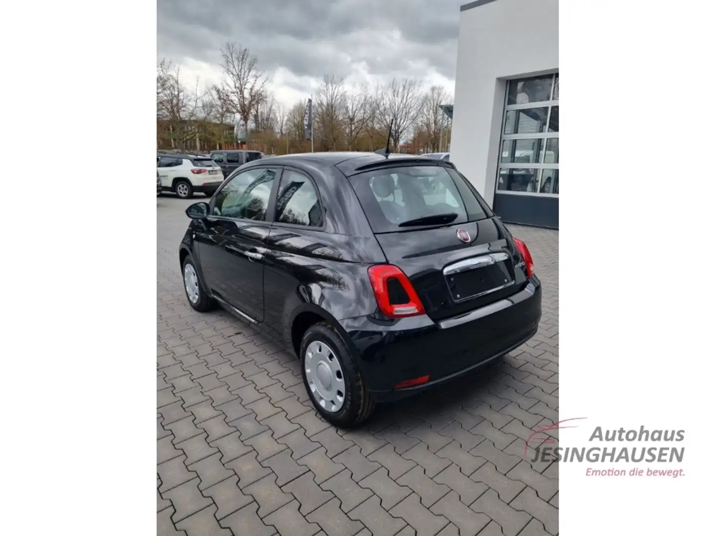 Fiat 500 Mild-Hybrid Hatchback TÜV NEU CARPL NAVI PDC Panor Negro - 2