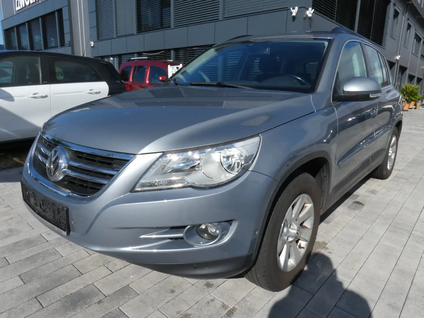 Volkswagen Tiguan Track ALLRAD+ ANHÄNGERKUPPLUNG Grau - 2