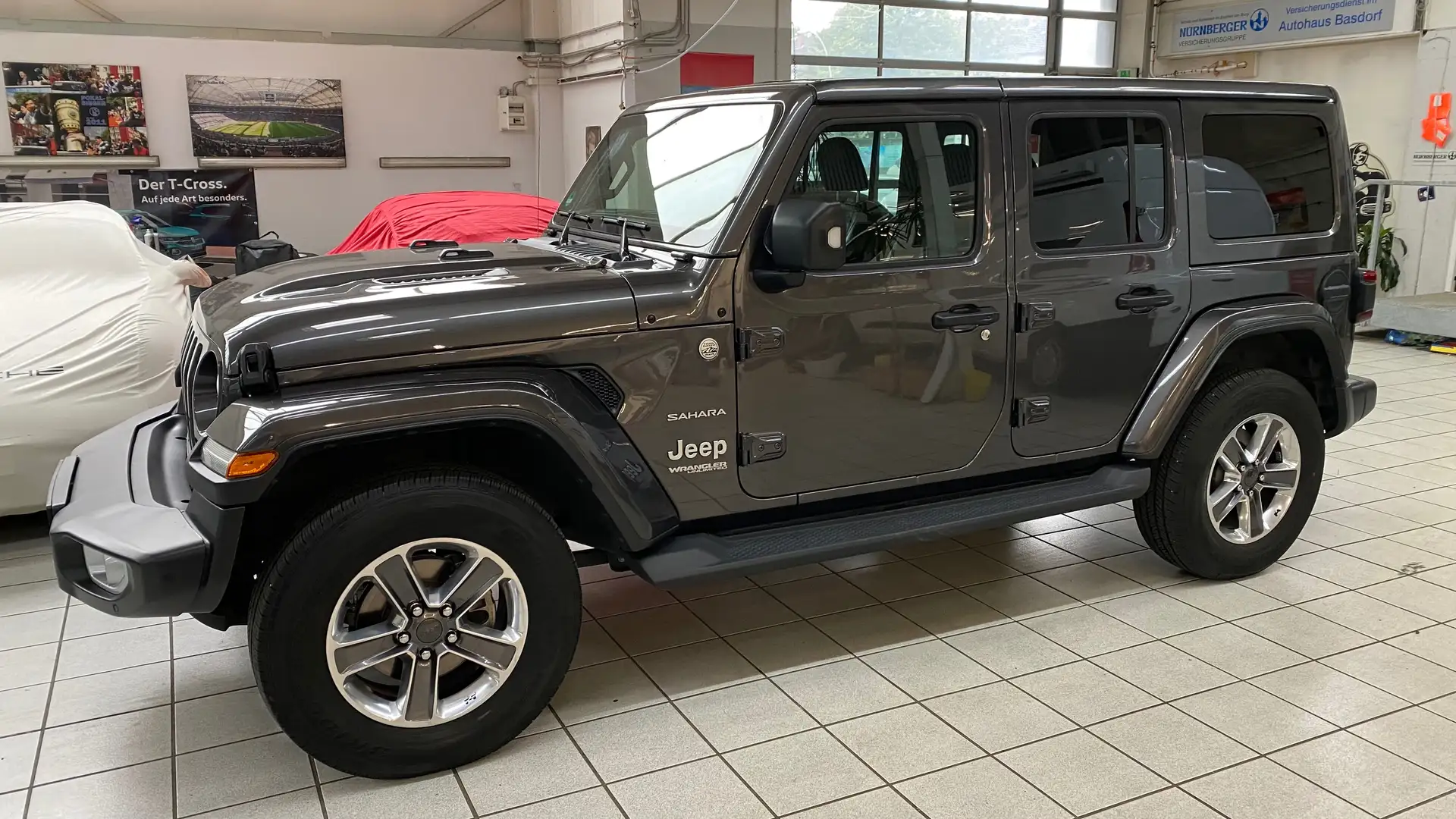 Jeep Wrangler Unlimited 2.0 T-GDI Hardtop AWD Automatik Sahara Grau - 1