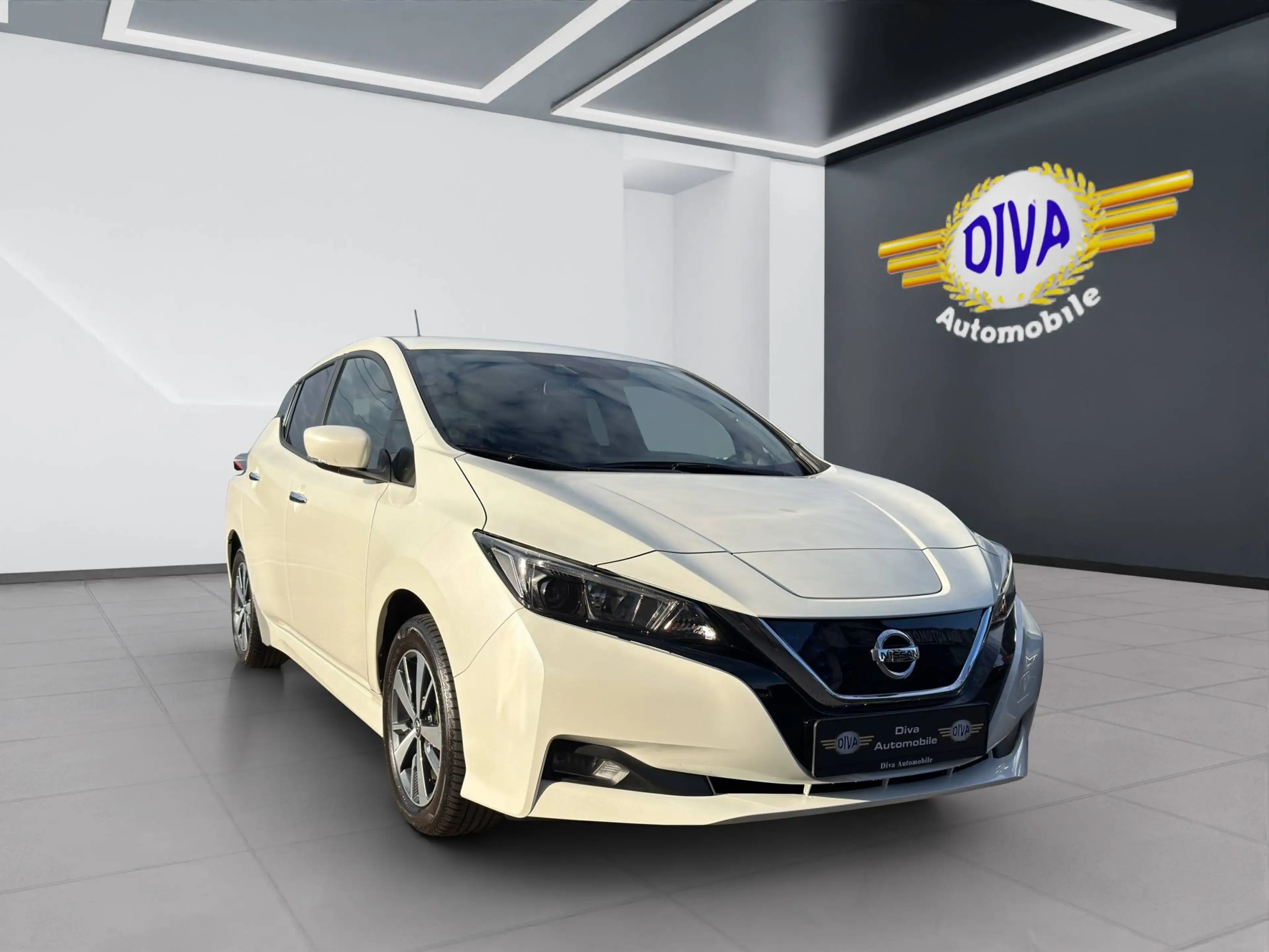 Nissan Leaf electric drive 110 kW Acenta — photo 3