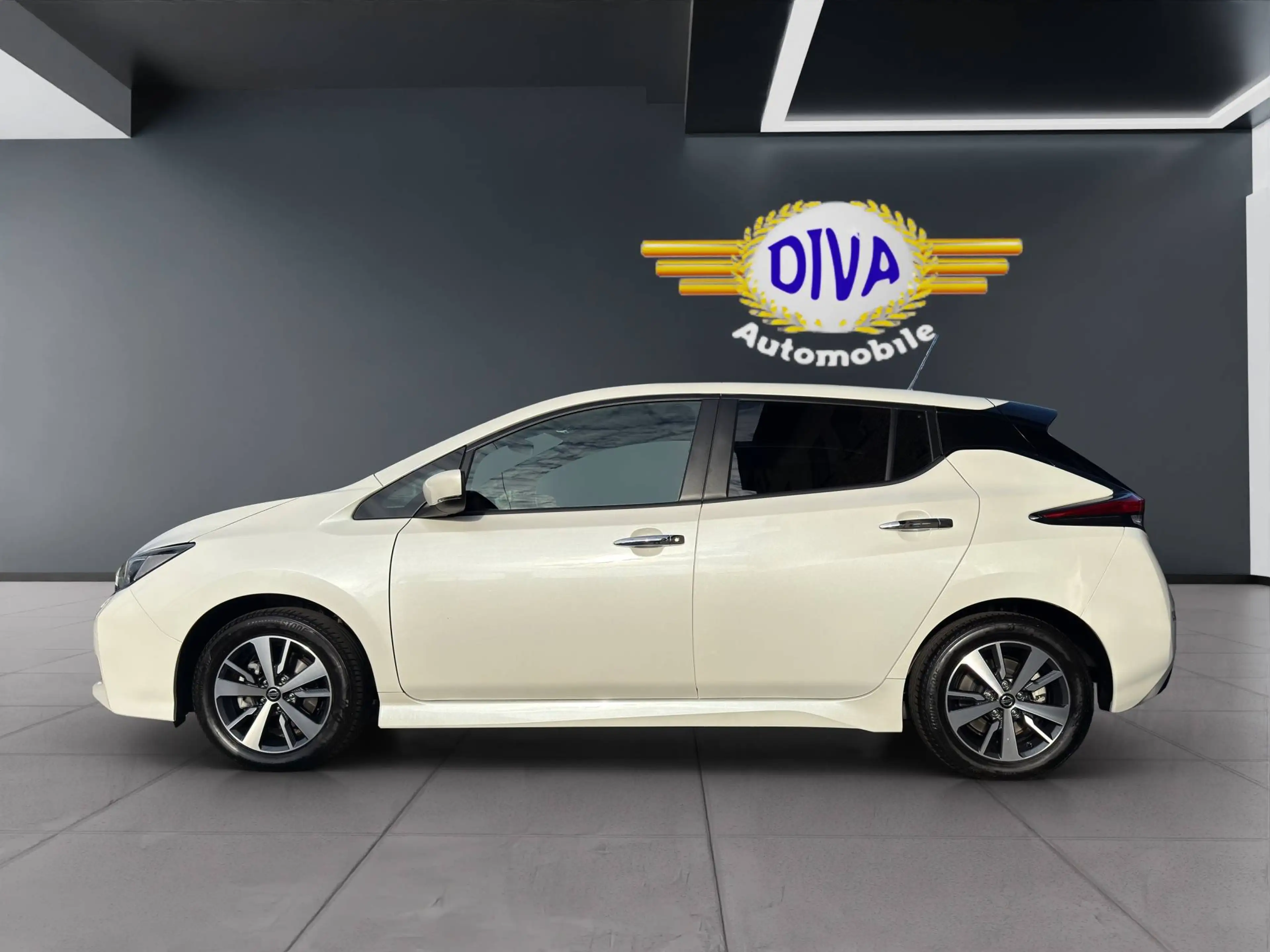 Nissan Leaf electric drive 110 kW Acenta — photo 5
