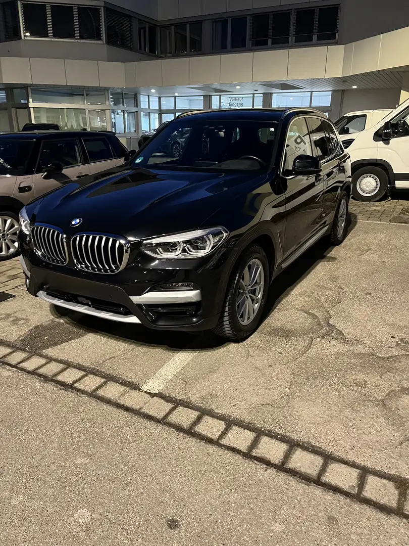 BMW X3 xDrive 30 d xLine Schwarz - 1