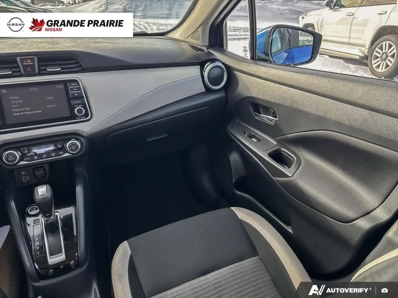 Nissan Versa снимка Nissan Versa