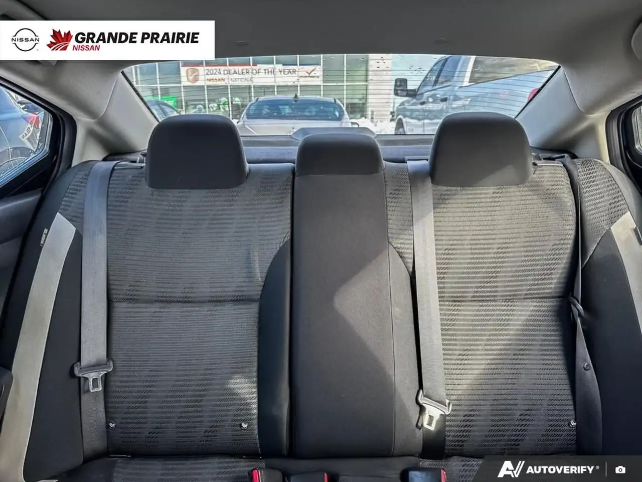 Nissan Versa снимка Nissan Versa