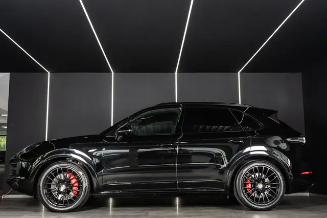 Porsche Cayenne view 7